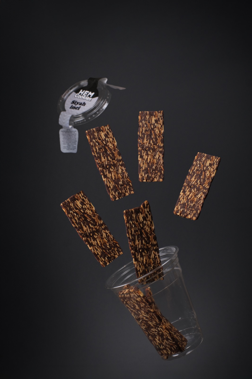 HEM Cookies | Renkli Zemin Kurabiye ve Atıştırmalık Ürün Çekimi — görsel 6